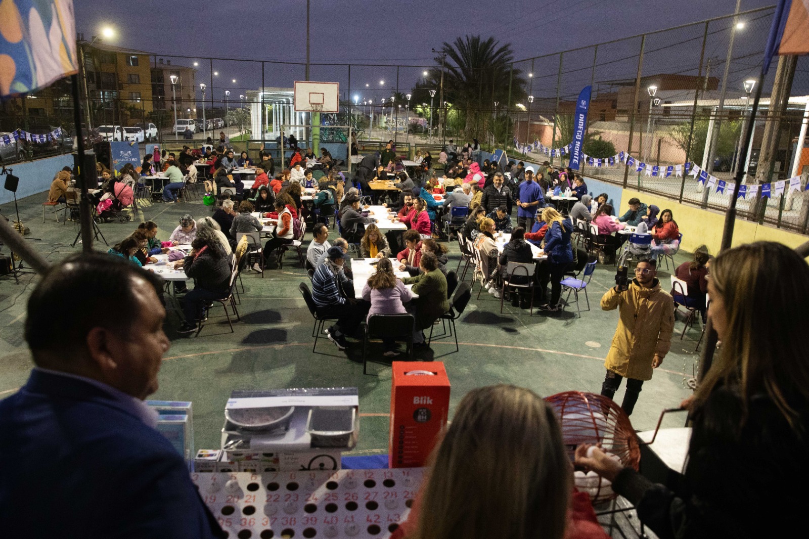 Niños brillaron en bingo comunitario en la población Poconchile Urbano