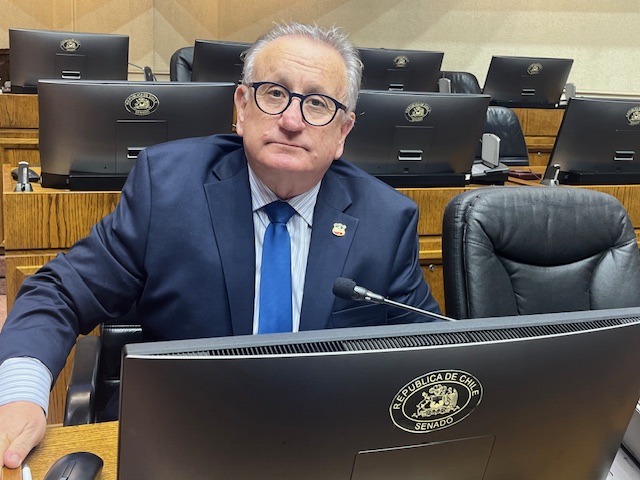 Senador José Pilo Durana condena declaraciones del candidato presidencial boliviano Rodrigo Paz sobre el robo de vehículos en Arica
