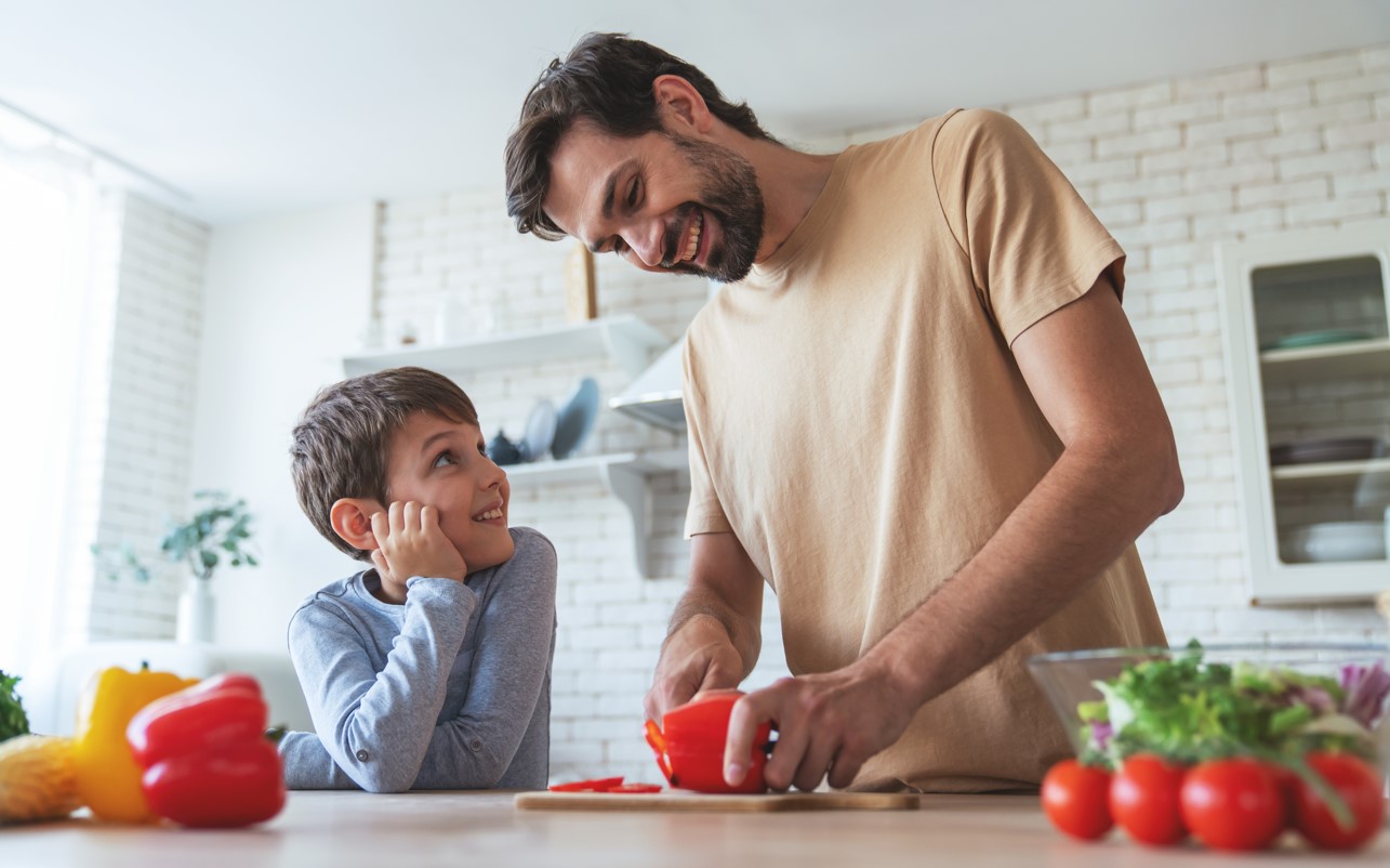 Padres subestiman el sobrepeso y la obesidad infantil: Sólo un 14% lo percibe, pero afecta a casi el 52% de los niños en Chile