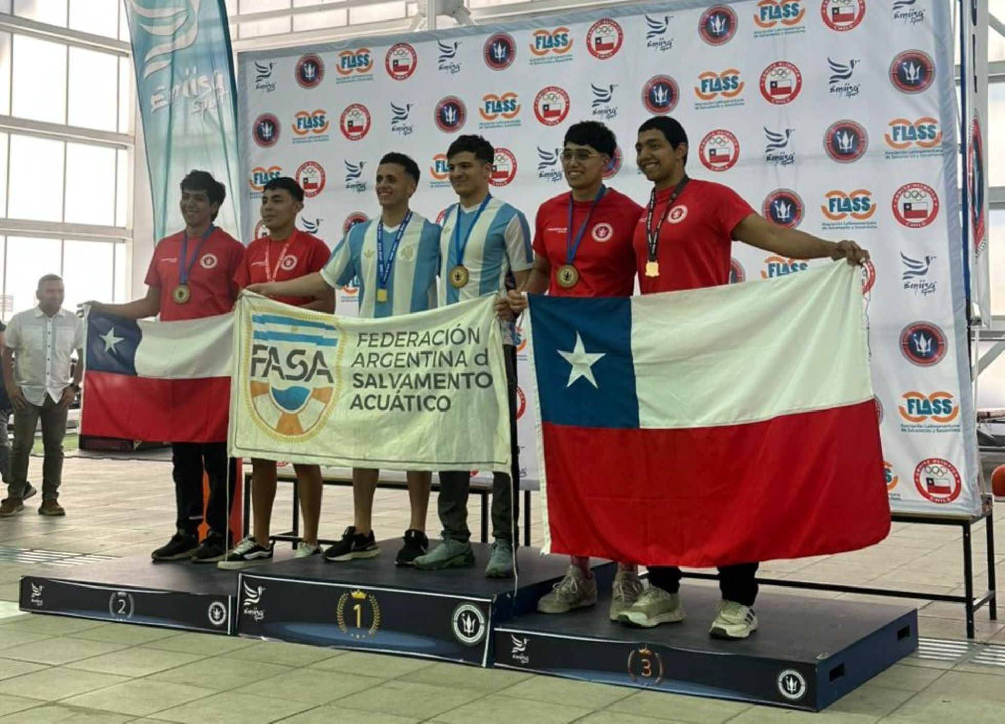 Estudiante de Coquimbo obtiene plata y rompe récord nacional en Campeonato Latinoamericano de Salvamento Acuático