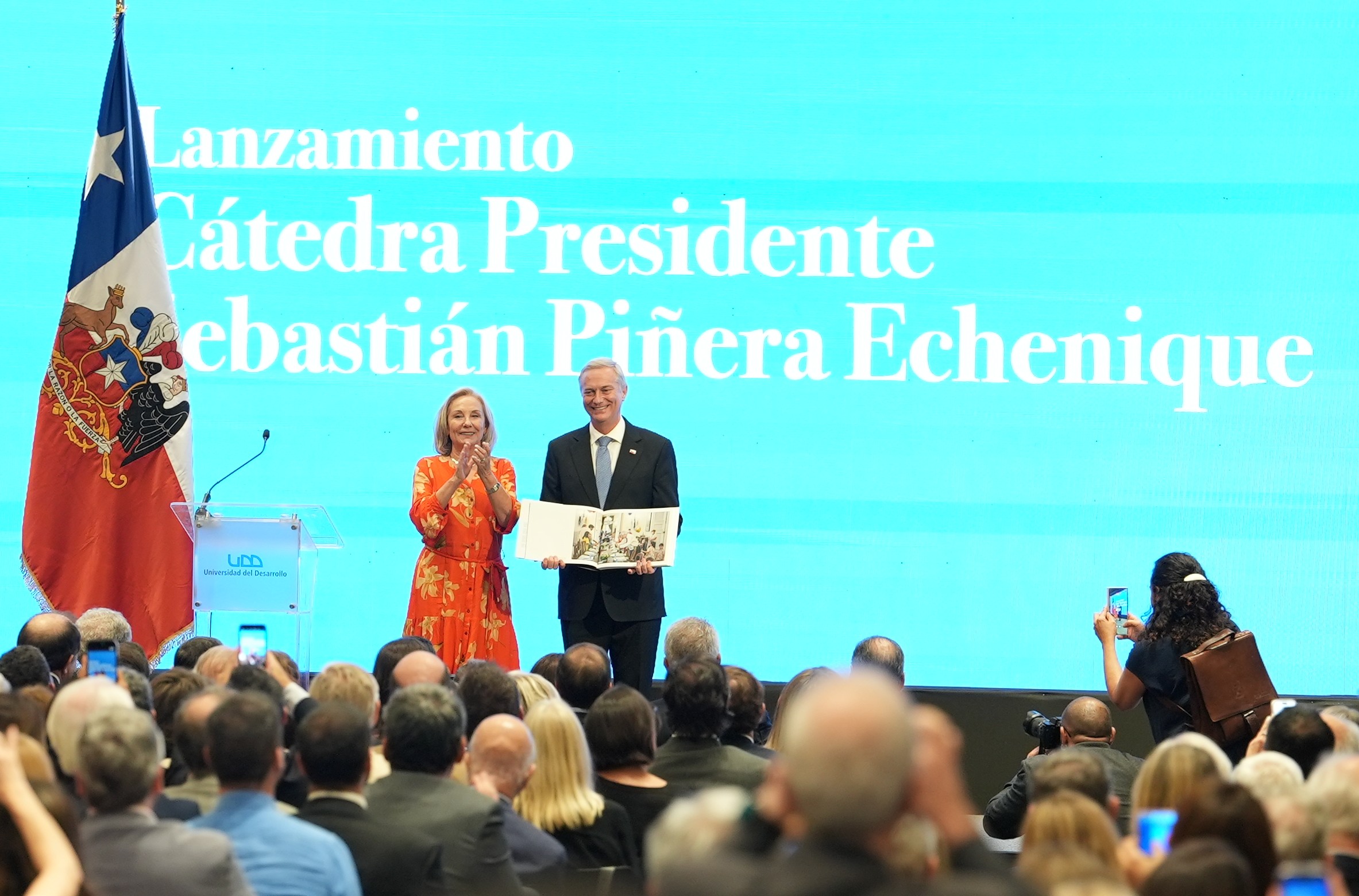 CAF y la Universidad del Desarrollo lanzaron Cátedra Presidente Sebastián Piñera para promover la democracia y el liderazgo público