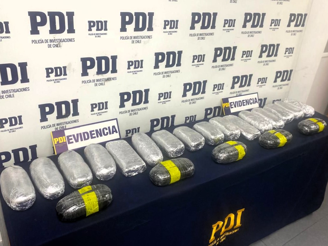 PDI Arica incautó más de 22 kilos de cocaína base en Complejo Fronterizo Chacalluta: Estaban ocultos en estanque de vehículo