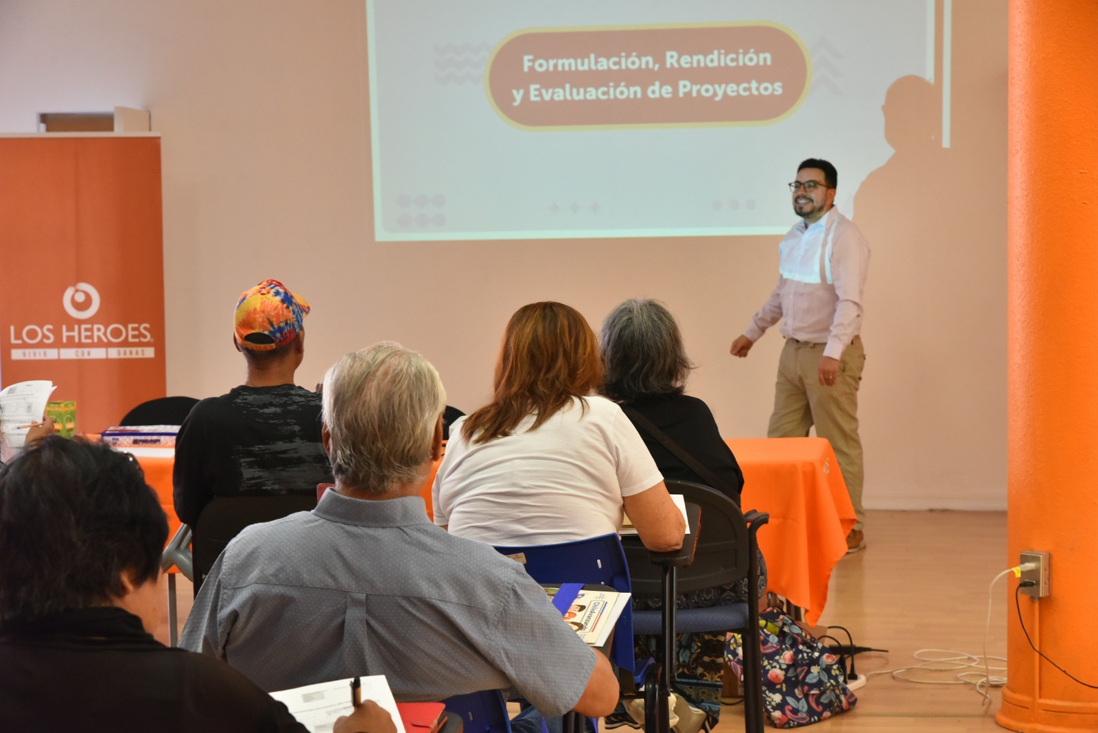 Organizaciones sociales de Arica y Parinacota fortalecen sus herramientas para postular a fondos públicos