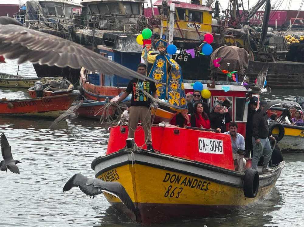 Con fe y tradición, Gobierno acompañó a pescadores artesanales en la celebración de San Pedro y San Pablo