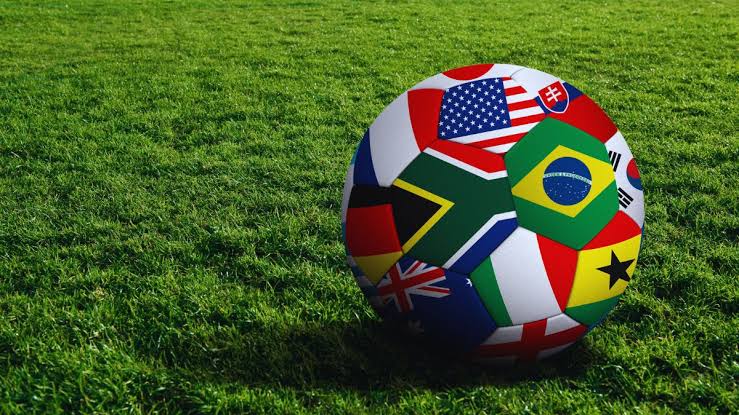 Del álbum a las reuniones masivas: cómo el Mundial moviliza a los chilenos pese a la ausencia de la Roja