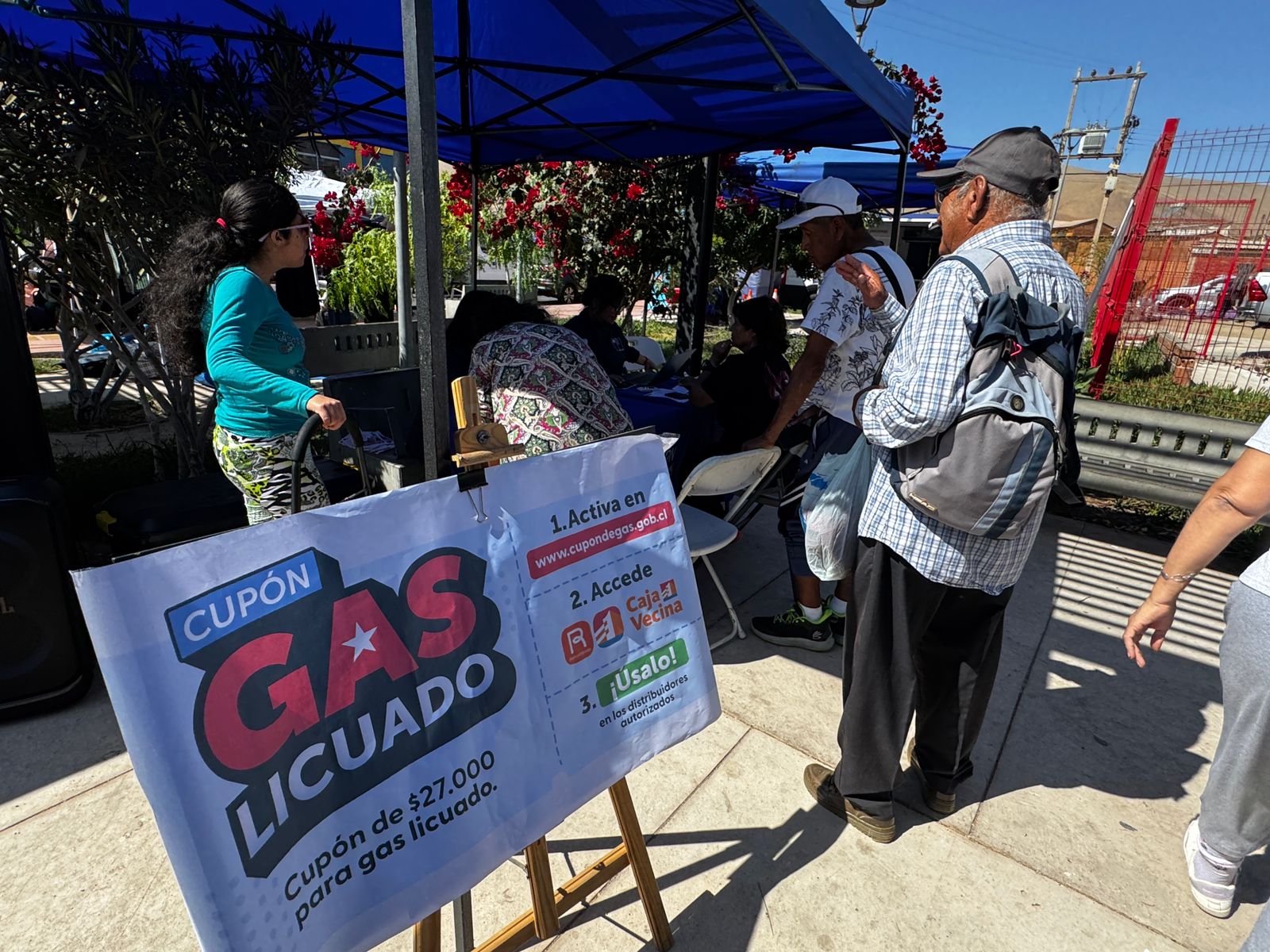 Gobierno en Terreno orienta a adultos mayores de “Los Olivos” sobre acceso al cupón de gas licuado