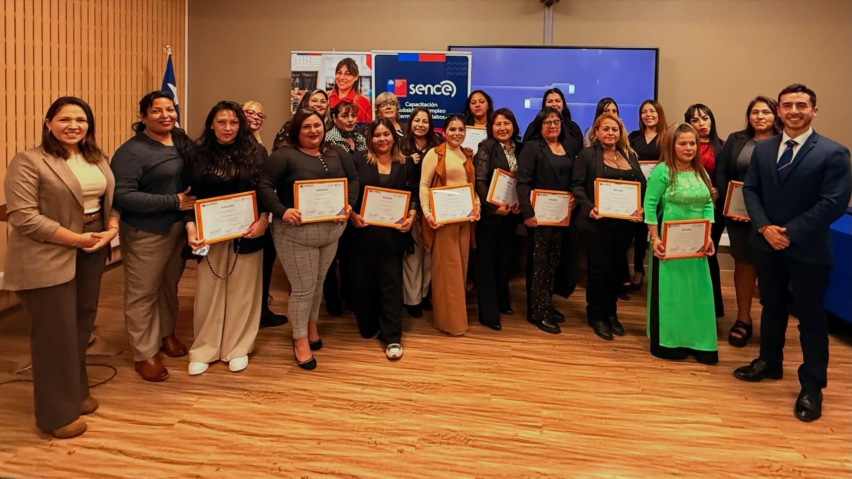 20 mujeres de Arica fortalecen sus oportunidades laborales gracias al curso manipulación de alimentos del SENCE
