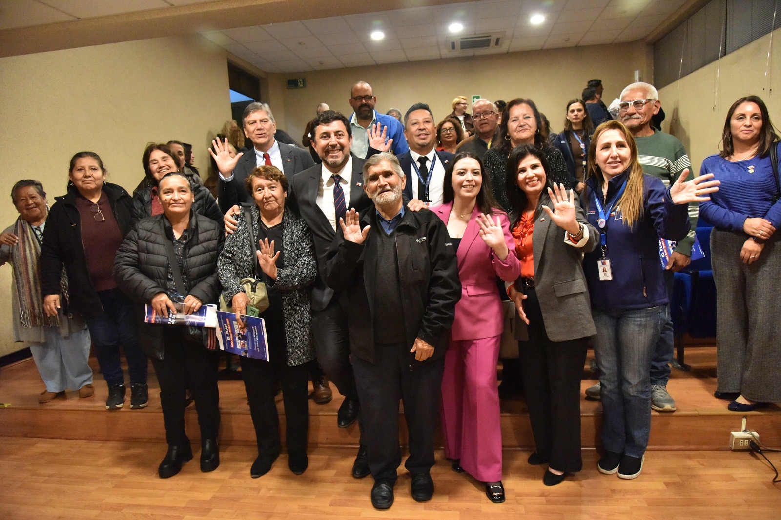 Diálogo por la Reconstrucción Nacional reunió en Arica a la directora de la DOS y dirigentes sociales