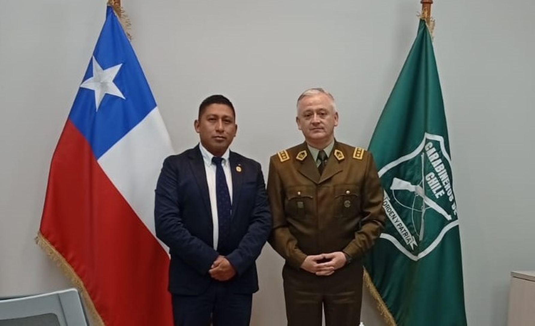 Alcalde de Putre gestiona ante General Director de Carabineros el traslado del retén a Belén para fortalecer la seguridad comunal y regional