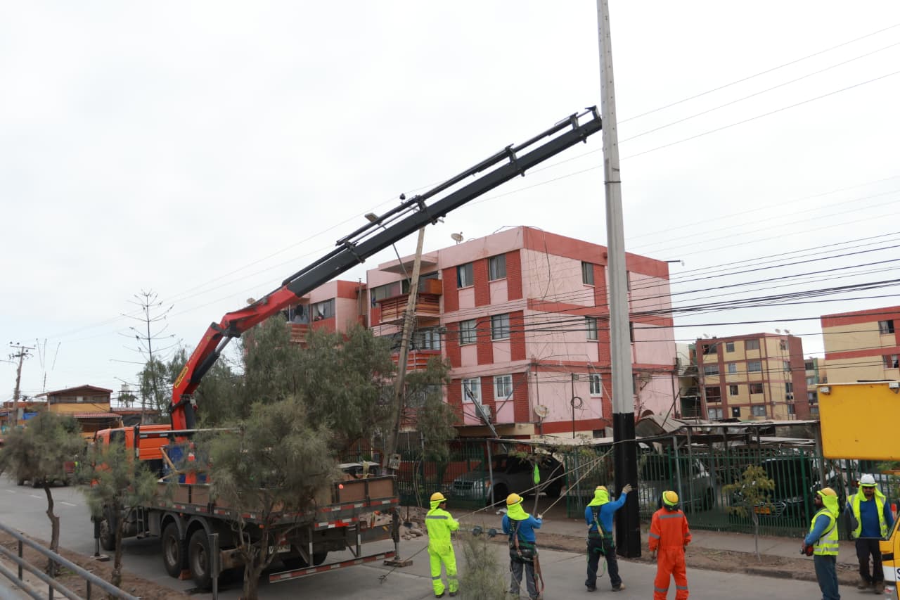 CGE despliega personal técnico de emergencia para atender daños provocados por temporal de viento en Arica
