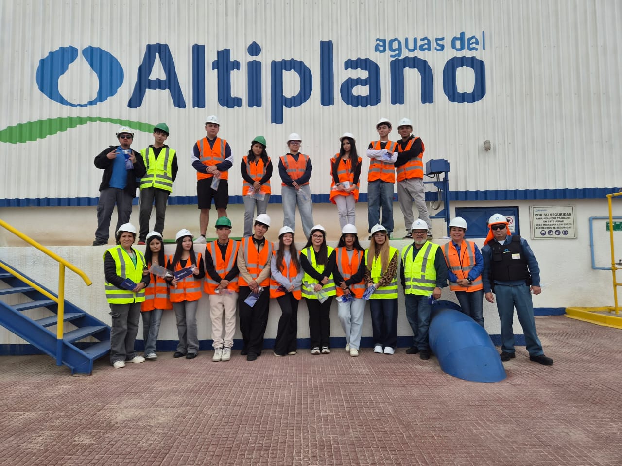 Futuros ingenieros comerciales conocieron operación de Planta Lluta