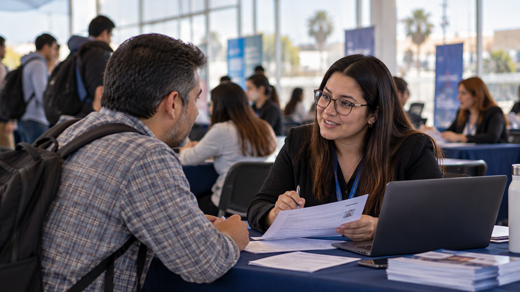 La paradoja laboral en Arica: Empleos sin experiencia, pero con contactos