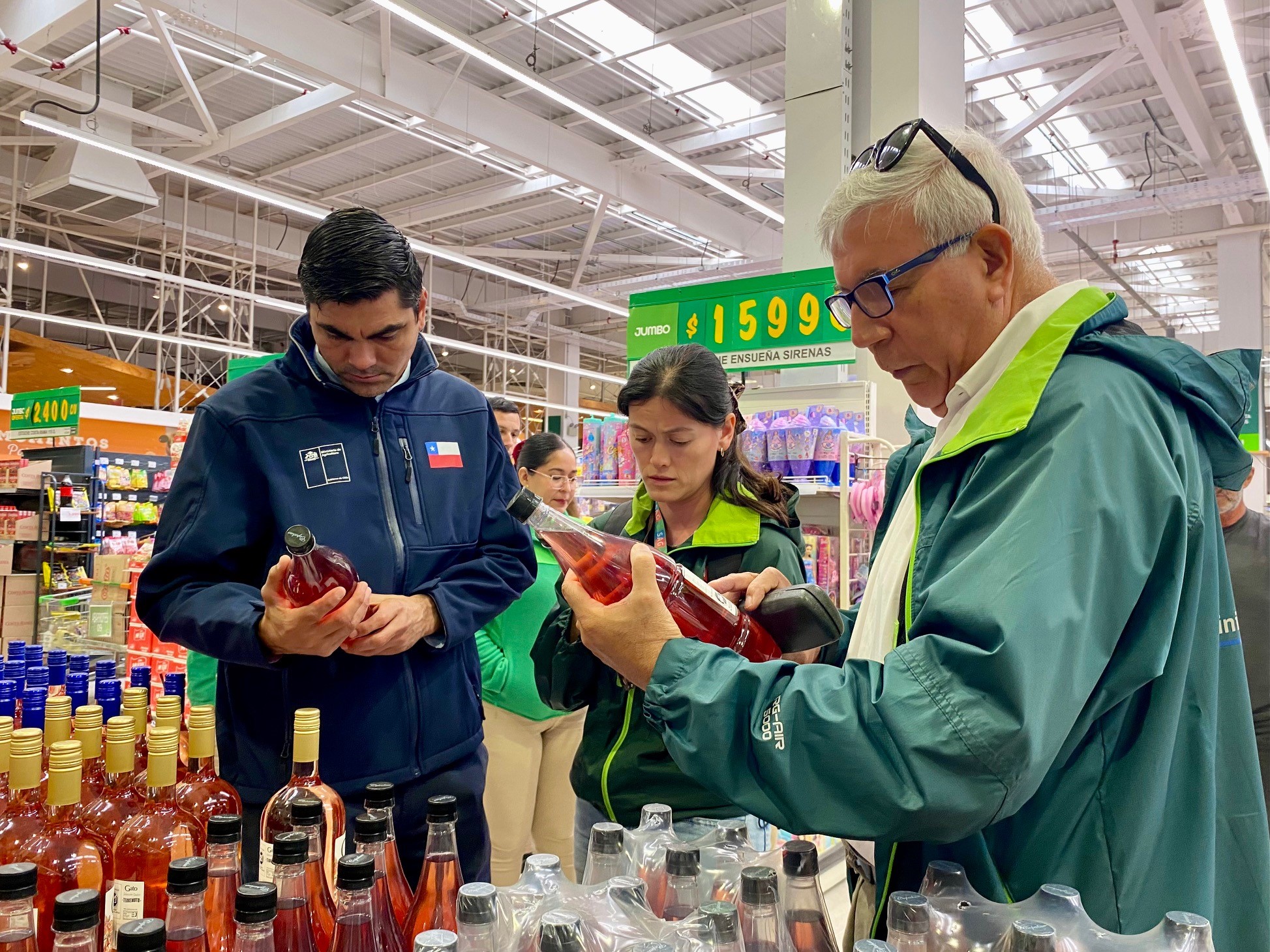 En Fiestas Patrias SAG llama a consumir chicha de origen conocido y refuerza controles