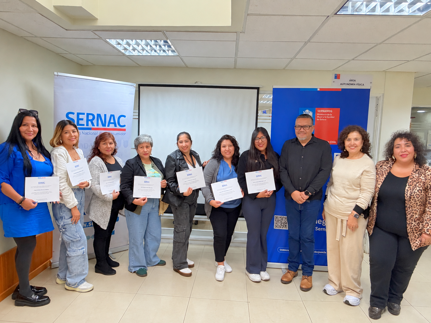 Mujeres Jefas de Hogar adquieren nuevas herramientas para una mejor toma de decisiones financieras y de consumo