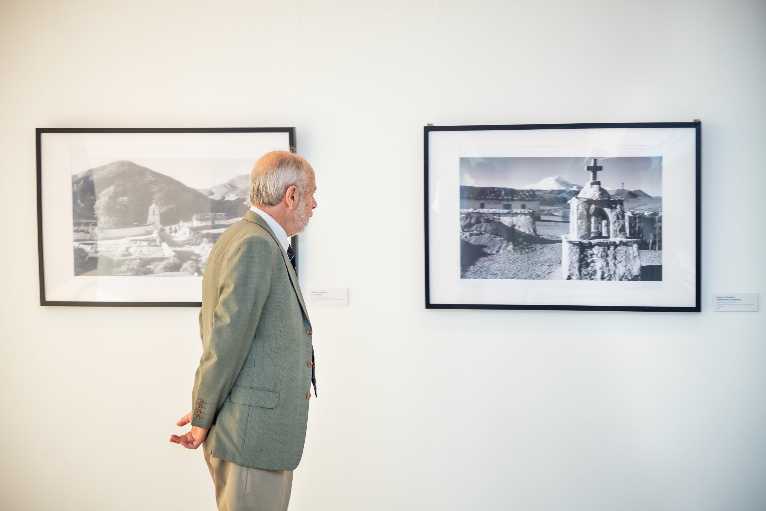 ¿Un pedazo del desierto en Santiago? La exposición que revela los secretos de las iglesias del norte de Chile